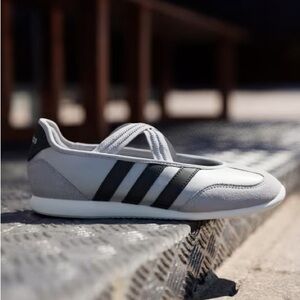 NWT ADIDAS MARY JANE SNEAKERS